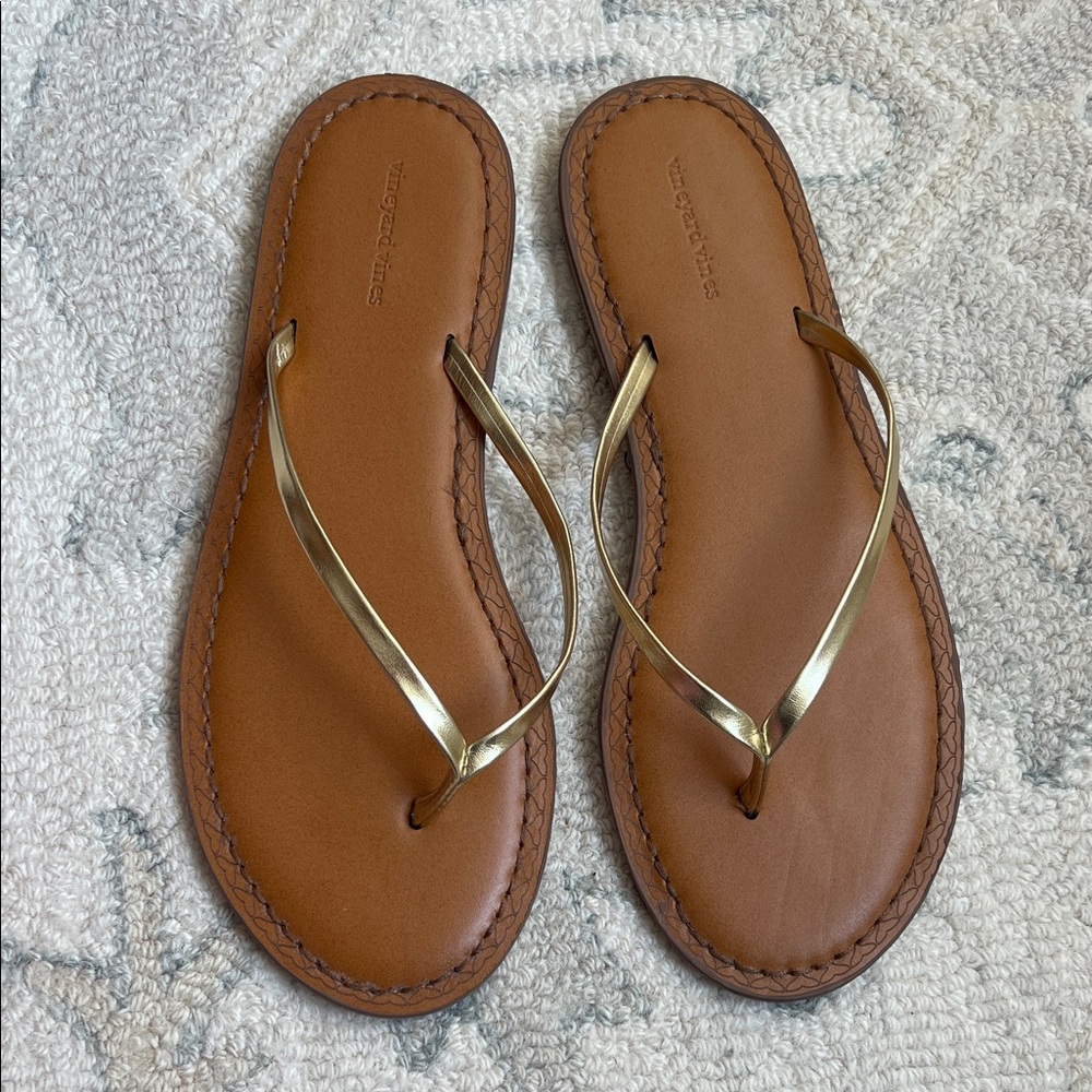 Vineyard Vines Metallic Gold and Tan Sandals Size 10